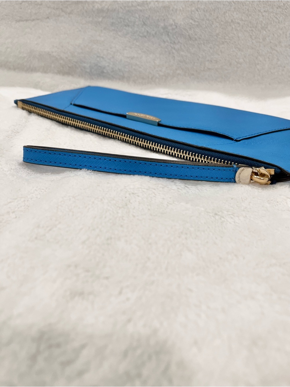 Henri Bendel West 57th Saffiano Leather Travel Pouch Wristlet Sky Blue NWOT - Picture 6 of 8